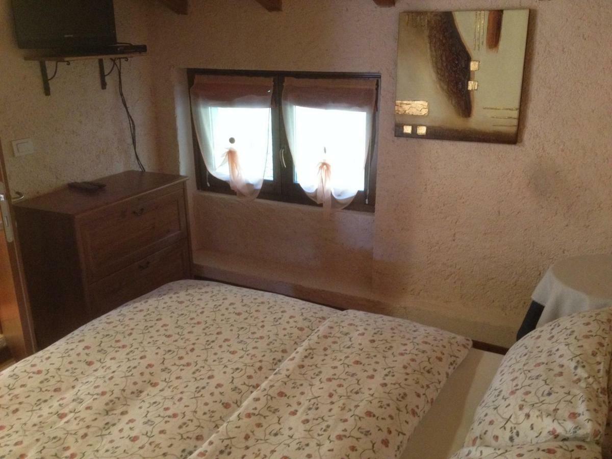La Tana Del Ghiro Bed & Breakfast Porto Valtravaglia Exterior foto
